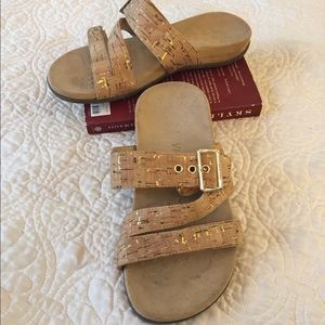Vionic women’s slides cork look